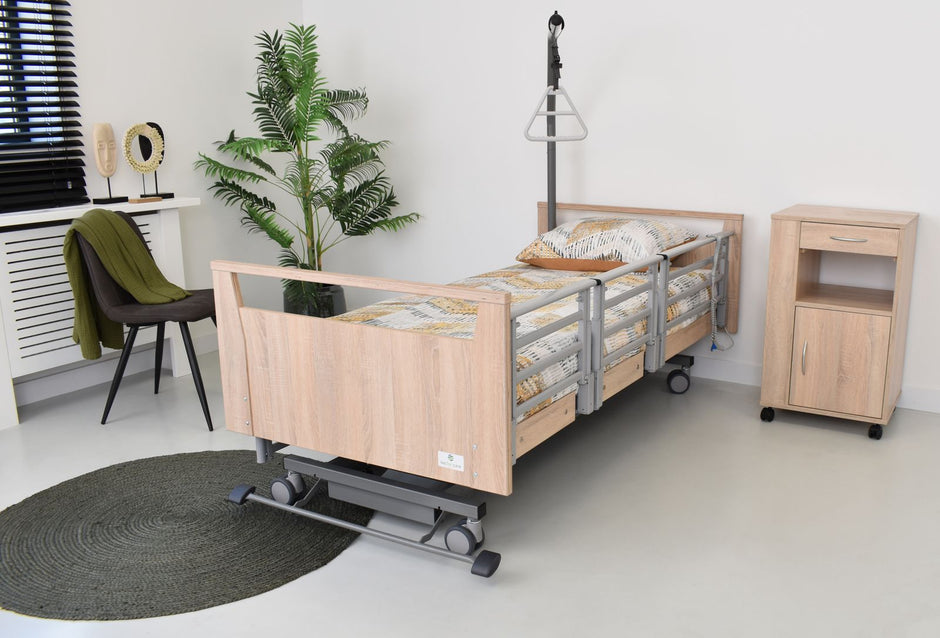 Zorgbed Woody | Elektrisch Hoog/Laag Bed voor Senioren & Zorg Thuis