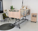 Zorgbed Woody | Elektrisch Hoog/Laag Bed voor Senioren & Zorg Thuis