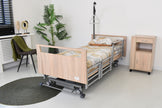 Zorgbed Woody | Elektrisch Hoog/Laag Bed voor Senioren & Zorg Thuis