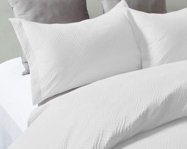 Plaid Wave White 260x250cm inclusief Kussensloop