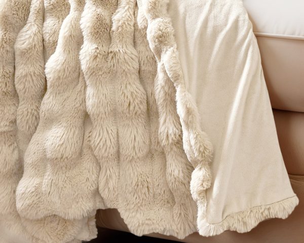 Pom Rabbit Fur plaid Zand 150 x 200 – Superzacht & Luxe
