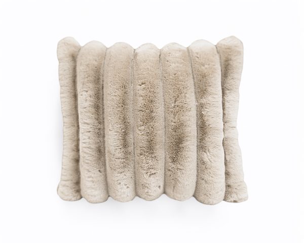 Rib Rabbit Fur Sierkussen Zand 50 x 50 – Luxe & Zacht