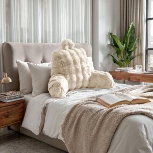 Bedrest Pompom Beige 34 x 50 – Luxe comfort en stevige ondersteuning