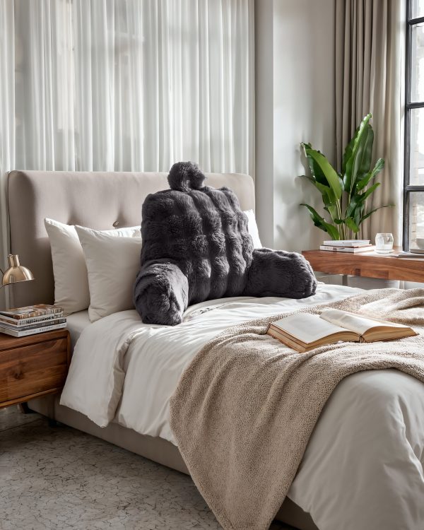 Bedrest Pompom Antraciet 34 x 50 – Luxe comfort en stevige ondersteuning