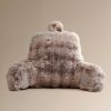 Bedrest Pompom Taupe 34 x 50 – Luxe comfort en stevige ondersteuning